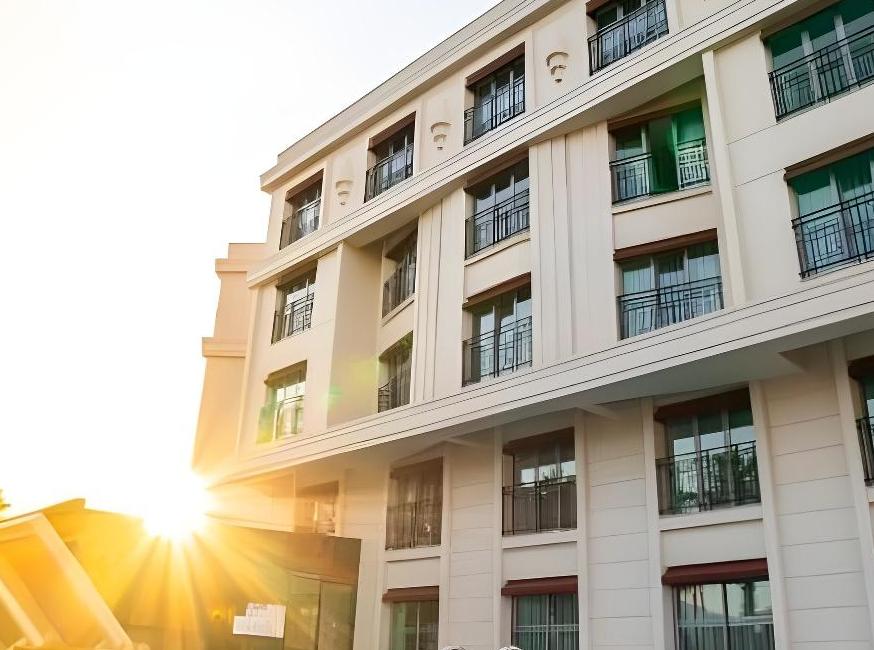 هتل لیف پورت تورنگار