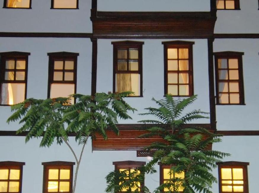 هتل آرگوس تورنگار