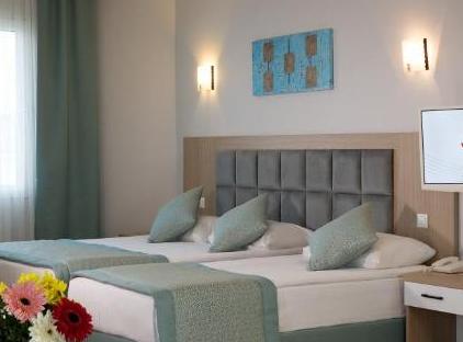 هتل آدونیس تورنگار