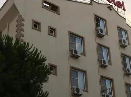 هتل الیت اوتل تورنگار