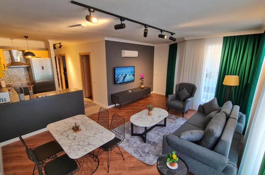 هتل لت‌استی سوییت هوم یلو تورنگار