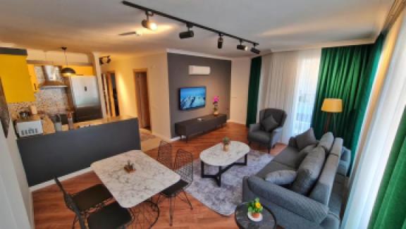 هتل لت‌استی سوییت هوم یلو