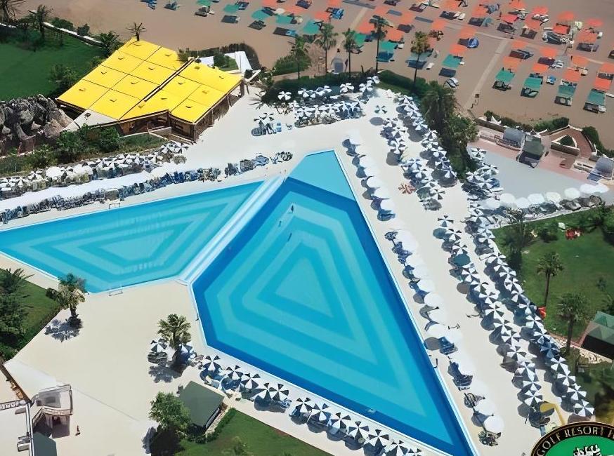 هتل آدورا گلف ریزورت تورنگار