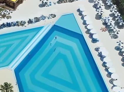 هتل آدورا گلف ریزورت تورنگار