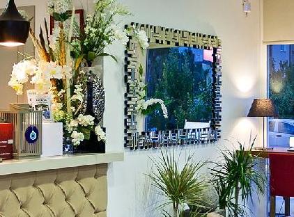 هتل و آپارتمان‌های روم تورنگار