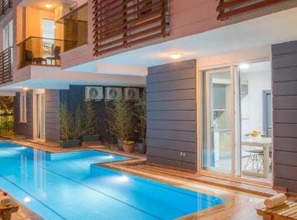 هتل النیس سوئیتس تورنگار