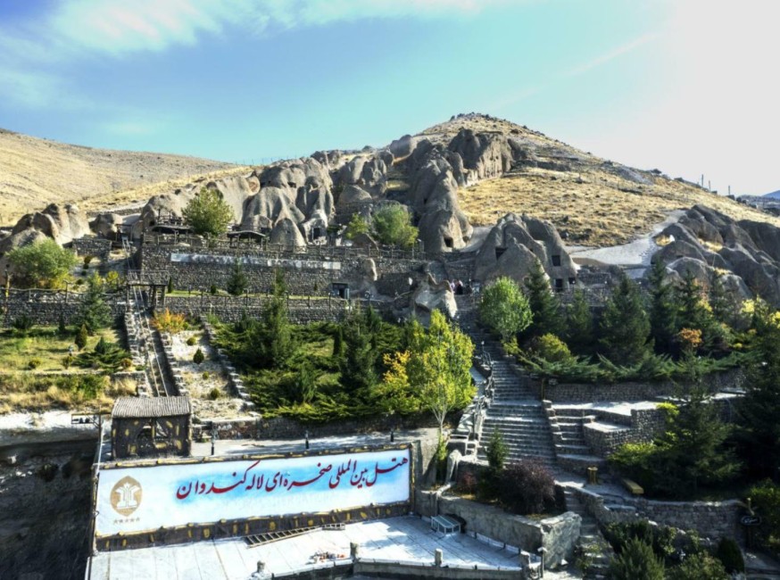 تور تبریز هتل صخره ای لاله کندوان تورنگار