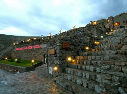 تور تبریز هتل صخره ای لاله کندوان تورنگار