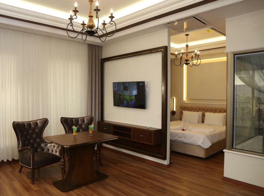 تور تبریز هتل رویال پالاس تورنگار