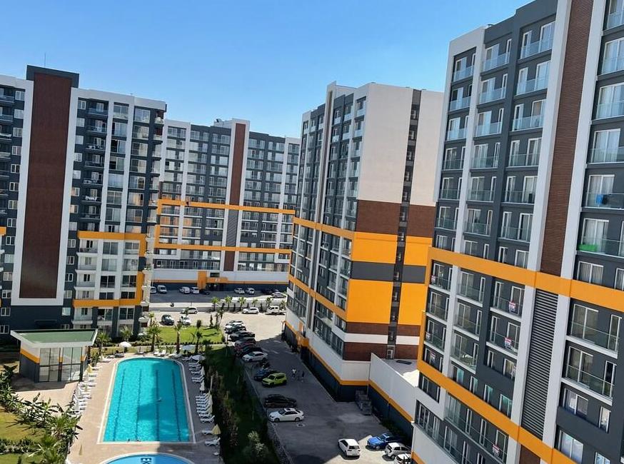 آپارتمان منحصربه‌فرد با استخر زیبا تورنگار