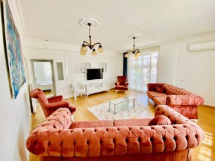 آپارتمان سقفی ۳ اتاقه فوق‌العاده با استخر ۱۲۰ متر مربع