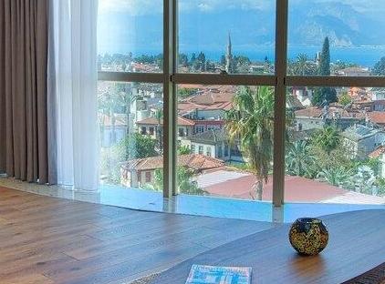 آرک هومز ۸ / آپارتمان دو خوابه با منظره دریا تورنگار