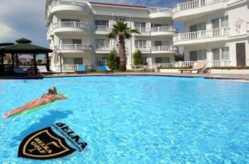 رزیدنس بلکا گلف دلوکس آپارتمان کنار استخر