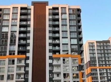 آپارتمان جدید شگفت‌انگیز با استخر، پارکینگ و منظره تورنگار