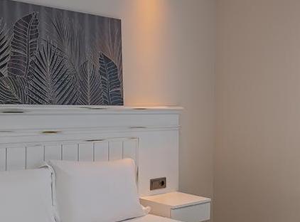 سوئیت خانوادگی (با بالکن) تورنگار