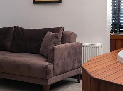 هتل الوکسیو سوییت (اکسکلوسیو جکوزی‌دار) تورنگار