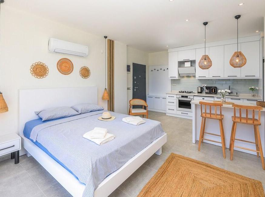 سوئر سوئیت - استودیو آپارتمان جکوزی‌دار در کاش با شما تورنگار