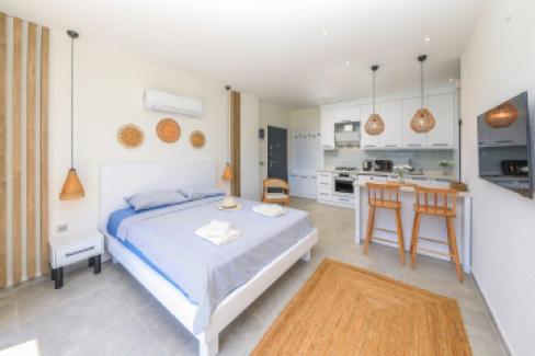 سوئر سوئیت - استودیو آپارتمان جکوزی‌دار در کاش با شما