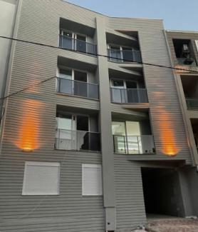 آپارتمان تاریخی موقعیت مرکزی طبقه همکف شهر قدیمی