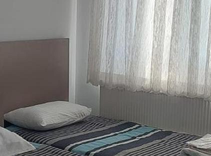 استودیو شماره ۱۶ تورنگار