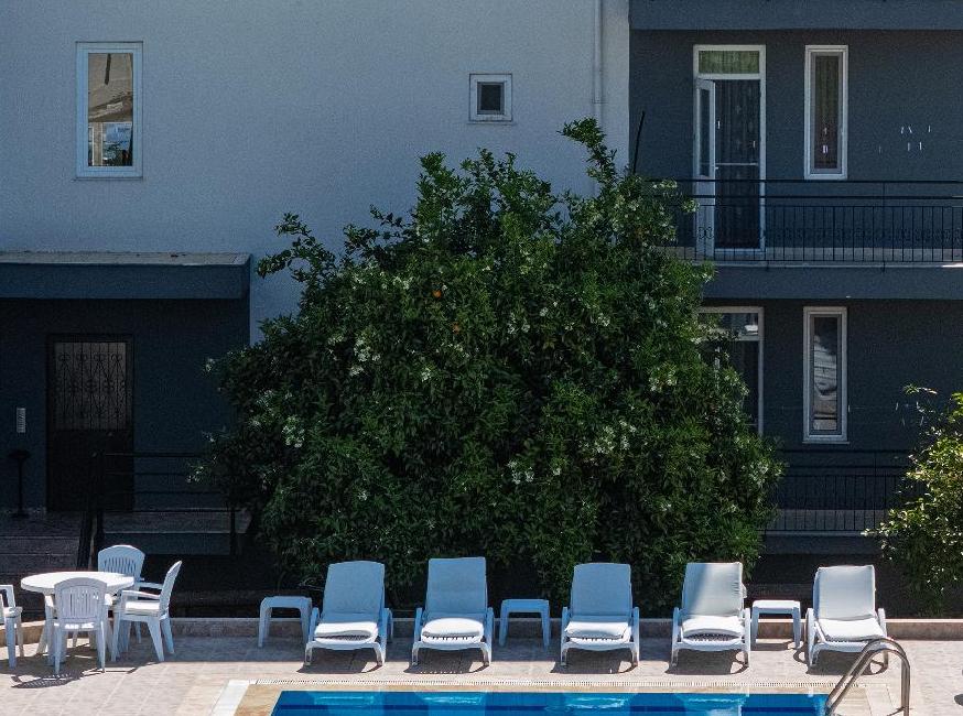 هتل آپارت اسوس بلک تورنگار