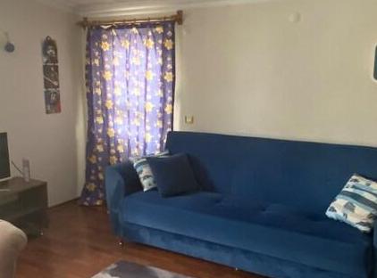 آپارتمان ۱+۱ سقف‌دار با تراس وسیع در مرکز شهر تورنگار