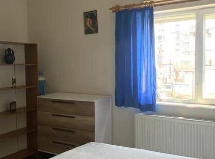 آپارتمان ۱+۱ سقف‌دار با تراس وسیع در مرکز شهر تورنگار