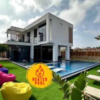 ویلا پرمیوم با استخر اوزون و نمای دریا و باغ