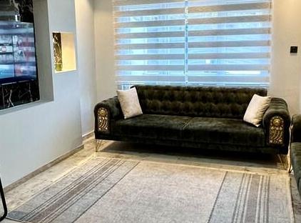 ویلای خصوصی با استخر ۵+۱ بلک تورنگار