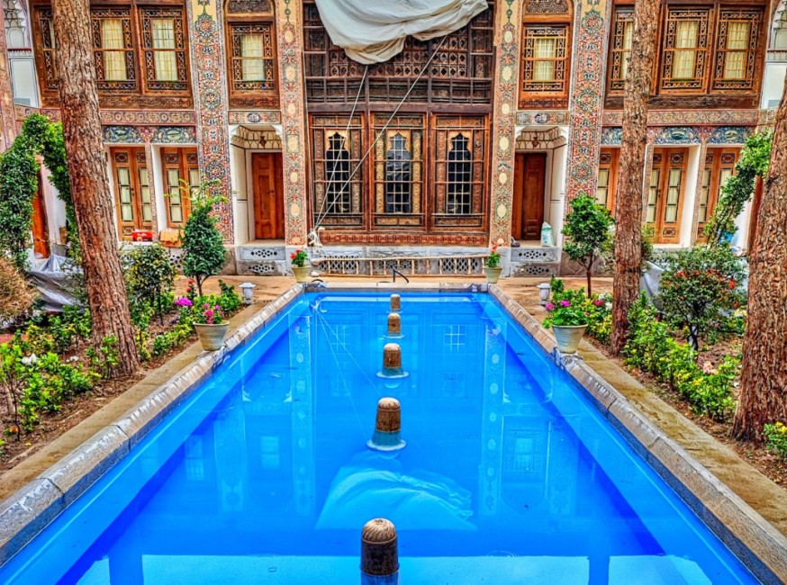 تور اصفهان هتل کاخ سرهنگ تورنگار