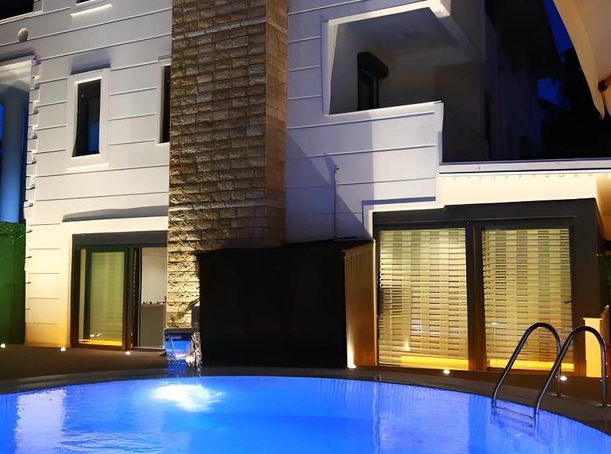 ویلا لوکس ۸ تورنگار