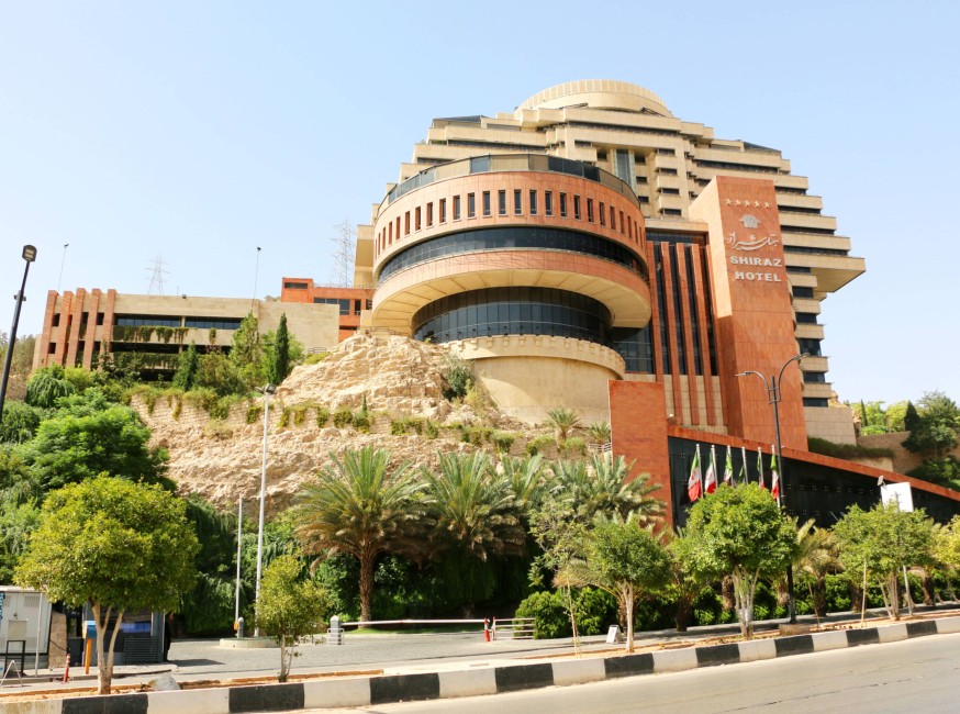 تور شیراز هتل بزرگ تورنگار