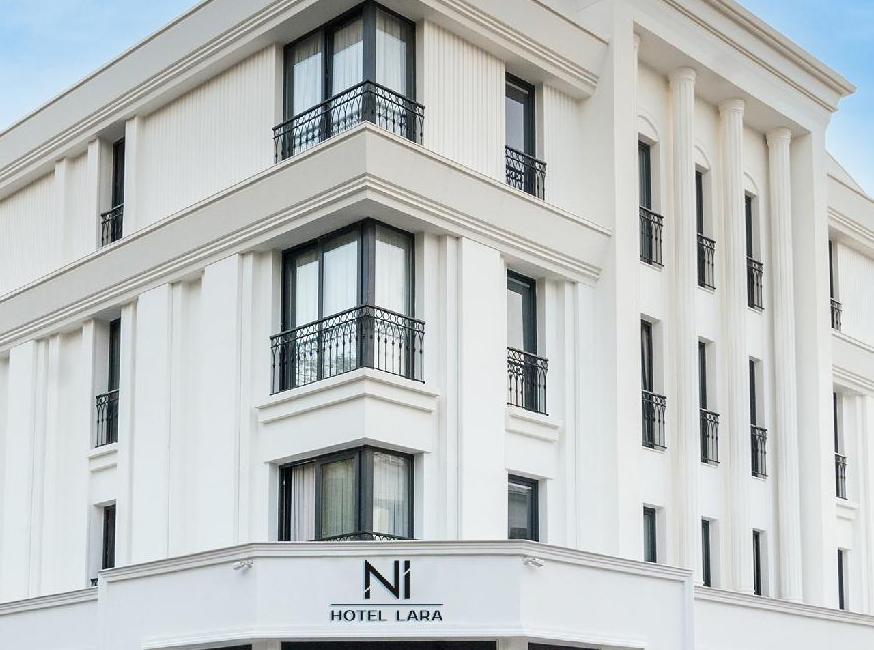 هتل نی لارا تورنگار