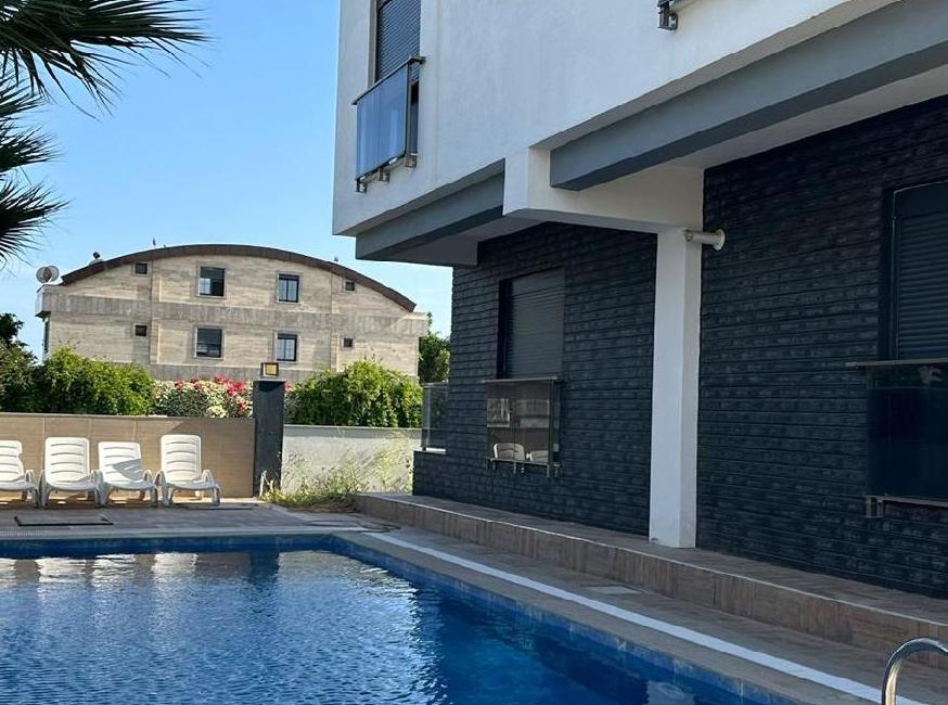 سوئیت استخر دریا لارا آنتالیا تورنگار