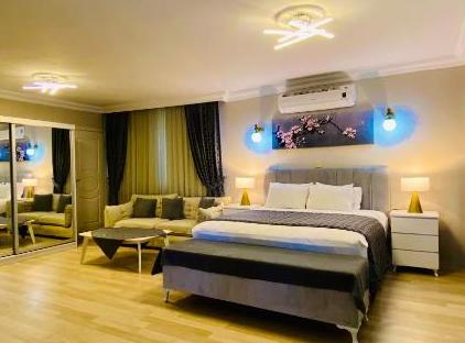 GARDEN BUNGALOW تورنگار