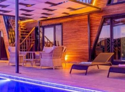 GARDEN BUNGALOW تورنگار