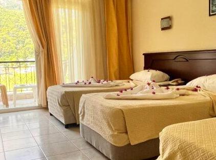 Imeros Hotel تورنگار