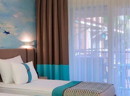 Pirate's Beach Club - Ultra All Inclusive تورنگار