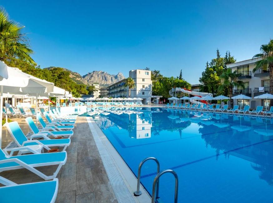 Armas Garden Hotel تورنگار