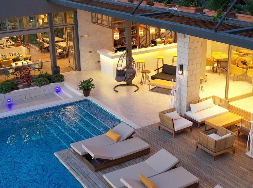 Melanippe Relaxing Hotel تورنگار