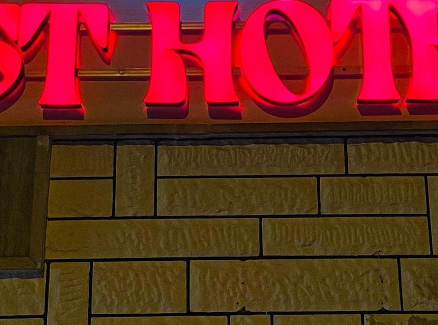 Best Hotel تورنگار