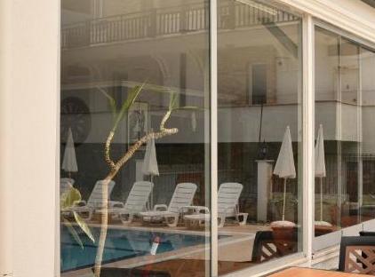 Minta Apart Hotel تورنگار