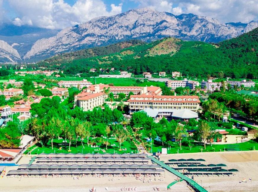 Queen's Park Le Jardin تورنگار