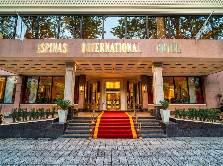 تور تهران هتل اسپیناس بلوار تورنگار