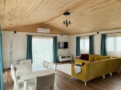 Villa Nar تورنگار