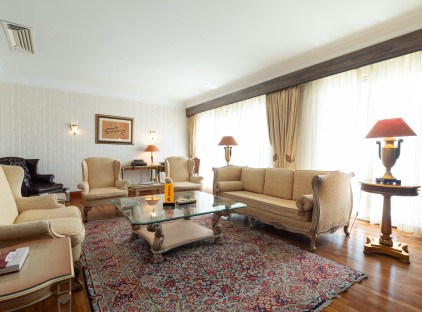 تور تهران هتل پارسیان استقلال تورنگار