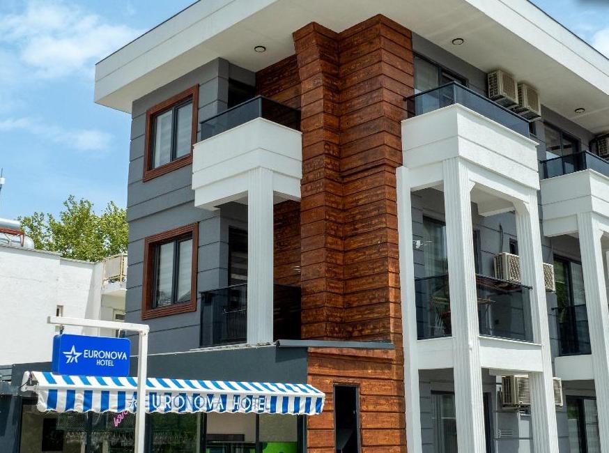 Euronova Hotel Residence تورنگار