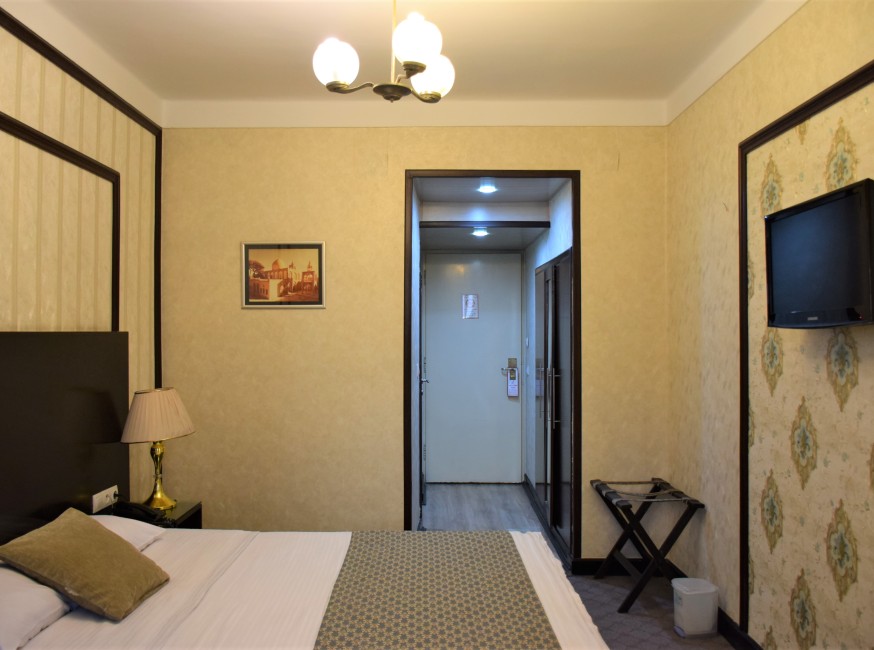 تور تهران هتل مشهد تورنگار