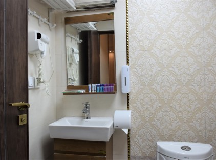 تور تهران هتل ورنوس تورنگار