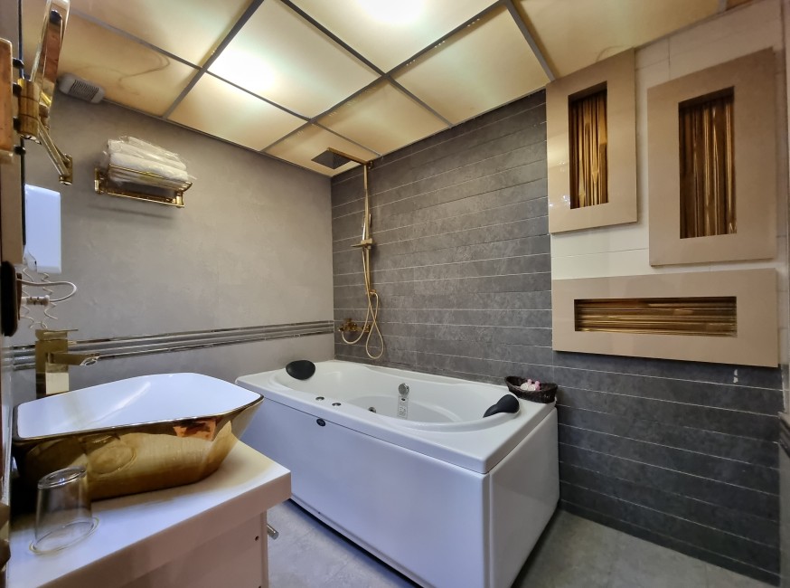 تور تهران هتل آرامیس تورنگار